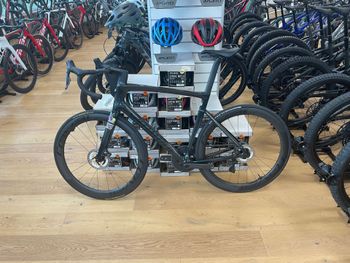Used Specialized Tarmac SL7 Expert 2024 2024 Road & Gravel — image 1 of 3