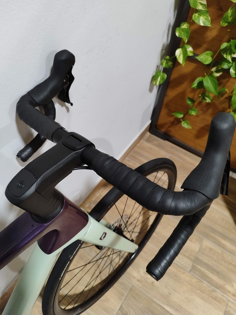 Used Focus IZALCO MAX 8.7 2024 2024 Road & Gravel, Black — image 7 of 11