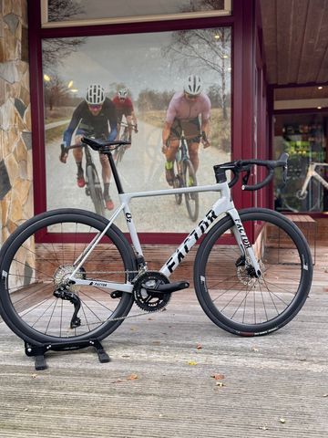 Tweedehands Factor Shattered Grey 2024 Road & Gravel — afbeelding 6 van 8