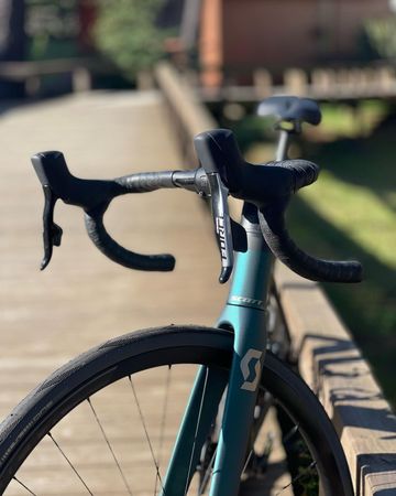 Used Scott Addict RC 20 2023 Road & Gravel, Green — image 5 of 7
