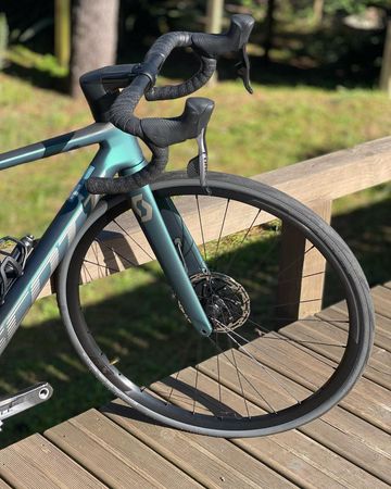 Used Scott Addict RC 20 2023 Road & Gravel, Green — image 2 of 7