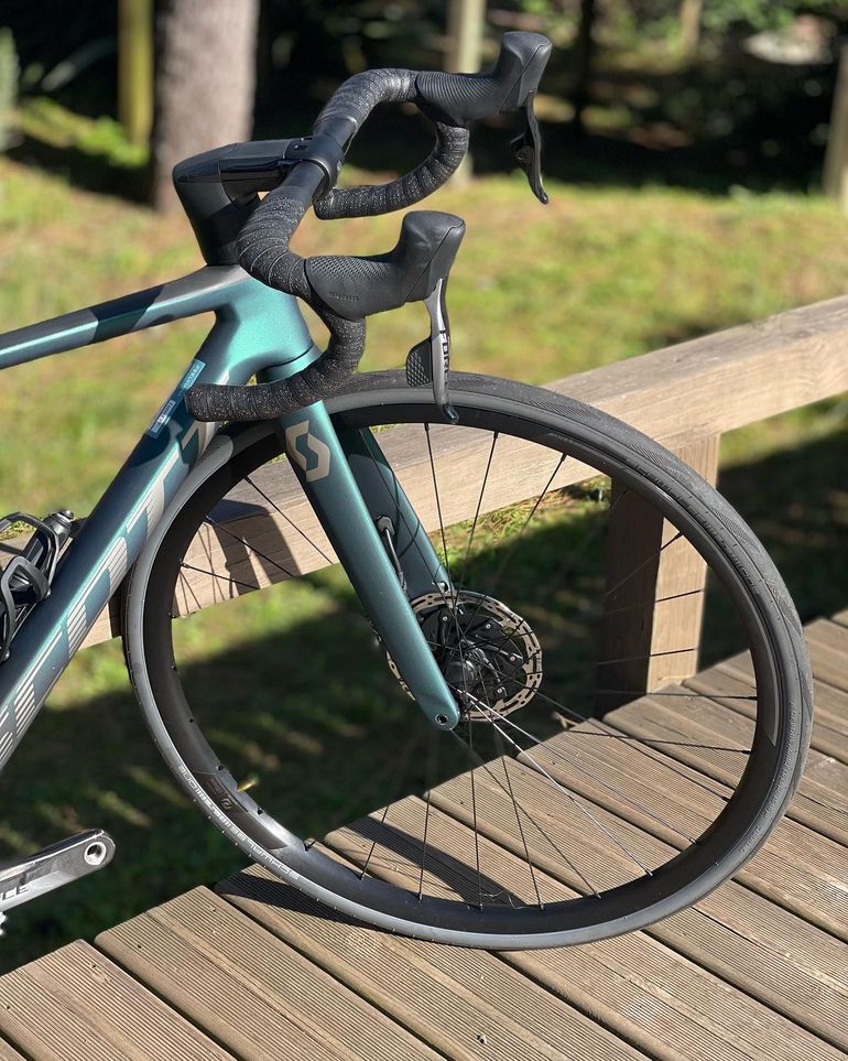 Used Scott Addict RC 20 2023 Road & Gravel, Green — image 2 of 7