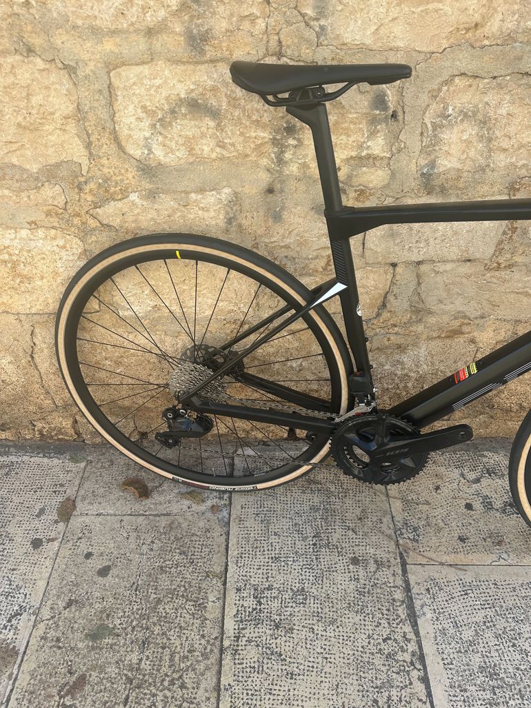 Used BMC Roadmachine FIVE 2023 2023 Road & Gravel, Black — image 9 of 11