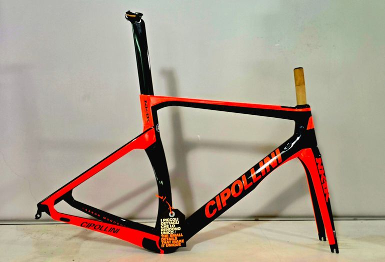 Cipollini Orange Fluo Shiny used in 56 cm buycycle