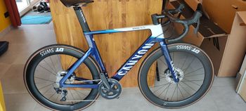 Used Canyon Aeroad CF SL 8 Disc 2023 2023 Road & Gravel, Black — image 1 of 4
