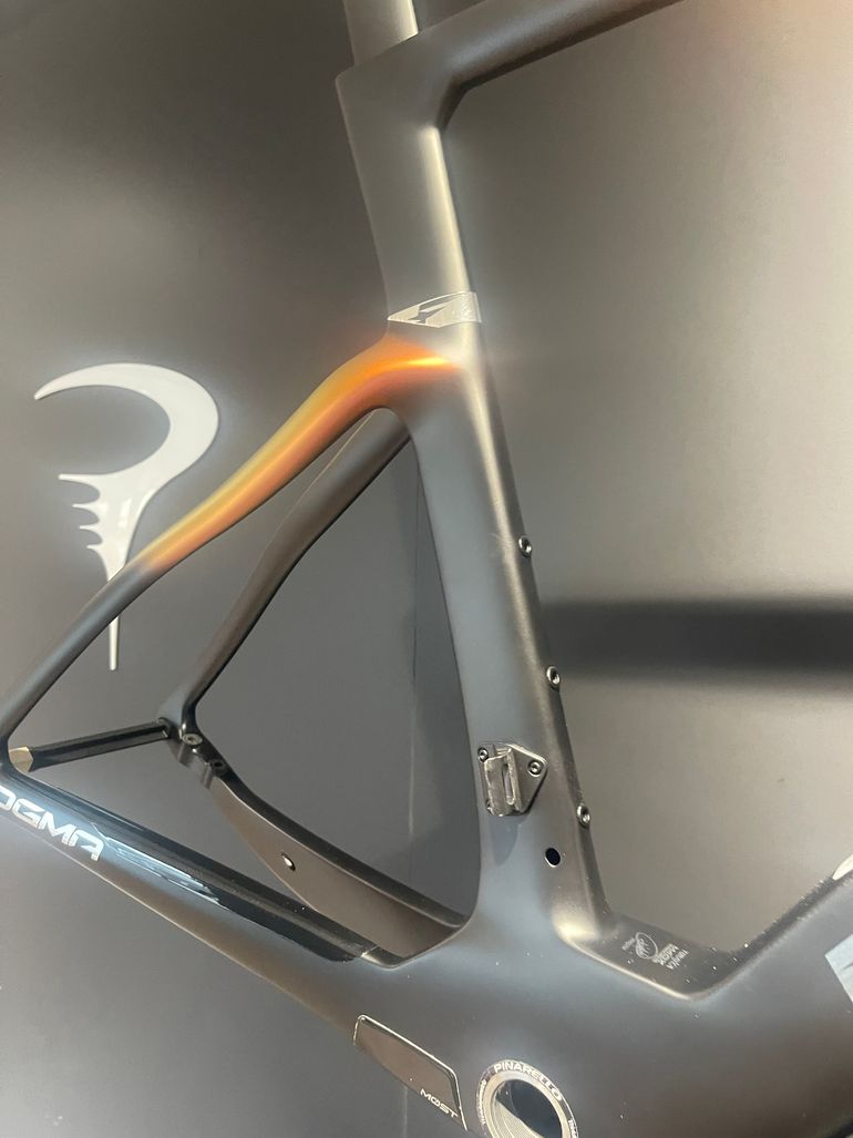 Used Pinarello DOGMA F SUPER RECORD WLS Disc 2023 Frameset 2023 Road & Gravel, Black — image 3 of 4