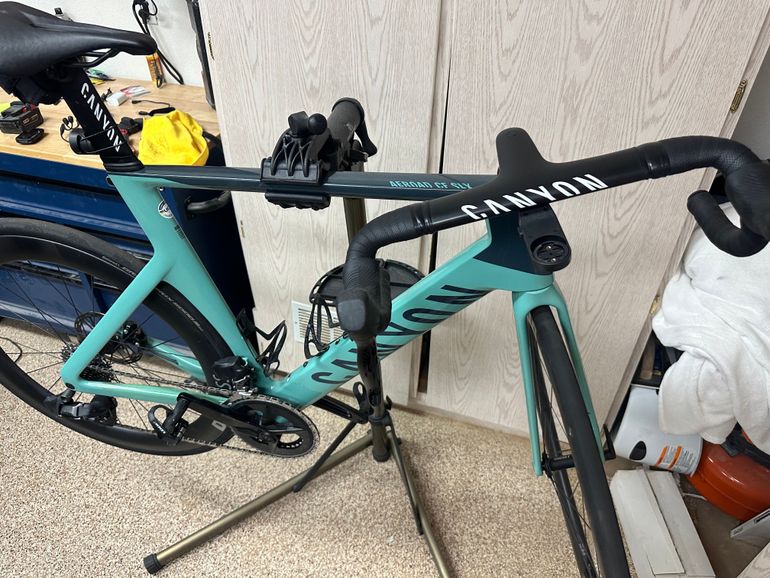 Used Canyon Aeroad CF SLX 7 eTap 2024 2024 Road & Gravel, Blue — image 1 of 3