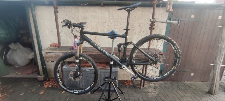 Used Canyon Canyon Nerve XC 9.0 2010 Mountainbike — image 1 of 12