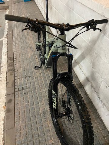 Käytetty Commencal META POWER 29 ESSENTIAL 2021 2021 Mountainbike — kuva 2 / 7