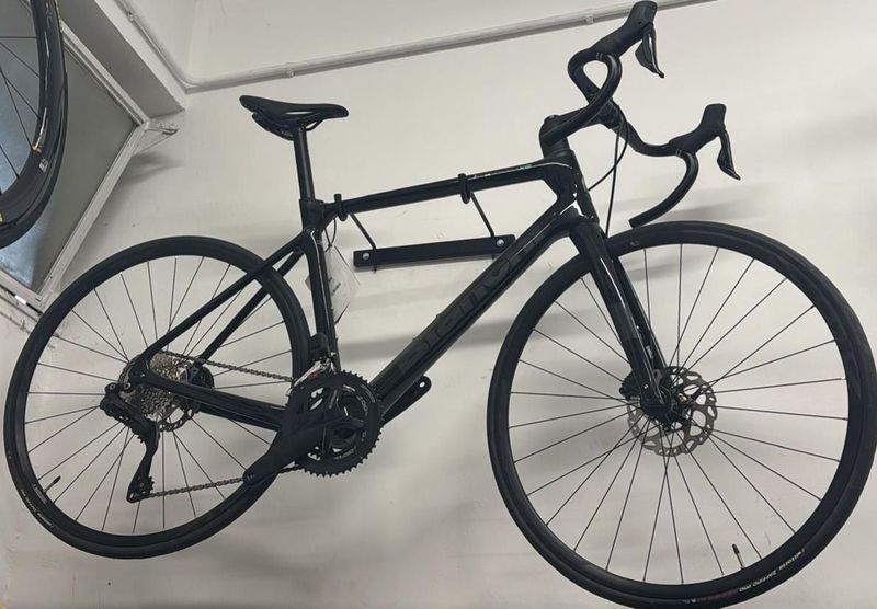 Used Bianchi Infinito XE - 105 Di2 2022 2022 Road & Gravel