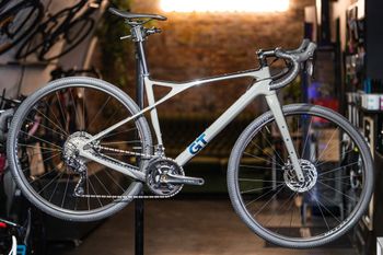Used GT Grade Carbon Elite 2023 2023 Road & Gravel, Grigio chiaro — image 1 of 4