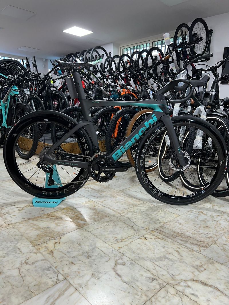Used Bianchi Oltre RC Durace Di2 2025 Road & Gravel, Black — image 1 of 10