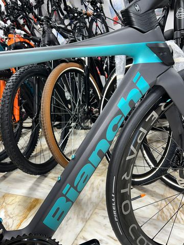 Used Bianchi Oltre RC Durace Di2 2025 Road & Gravel, Black — image 7 of 10