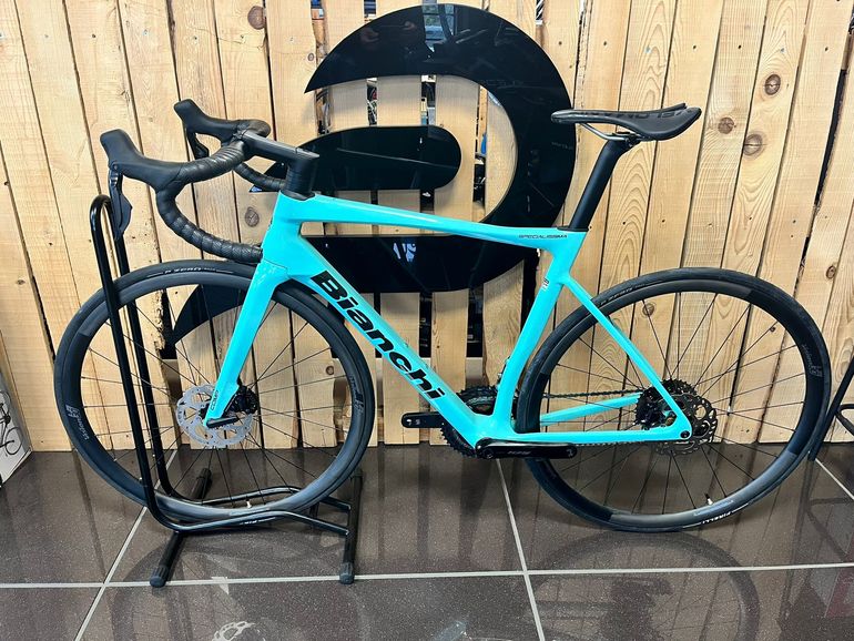 Used Bianchi Specialissima COMP 105 Di2 2024 2024 Road & Gravel — image 2 of 3