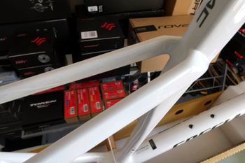 Used Specialized Tarmac SL7 Frameset 2022 2022 Road & Gravel, White — image 19 of 33