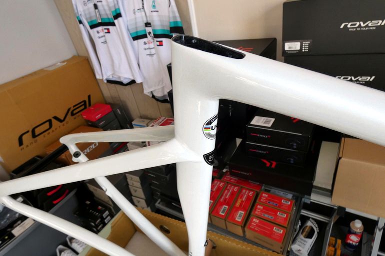 Used Specialized Tarmac SL7 Frameset 2022 2022 Road & Gravel, White — image 23 of 33