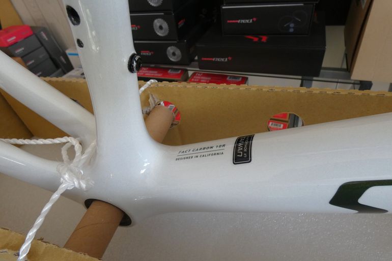 Used Specialized Tarmac SL7 Frameset 2022 2022 Road & Gravel, White — image 22 of 33