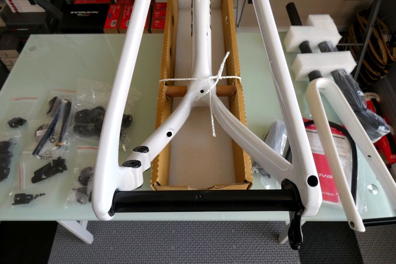 Used Specialized Tarmac SL7 Frameset 2022 2022 Road & Gravel, White — image 28 of 33
