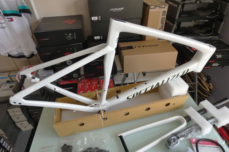 Used Specialized Tarmac SL7 Frameset 2022 2022 Road & Gravel, White — image 17 of 33