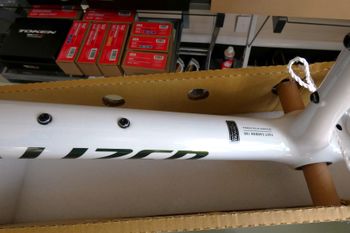 Used Specialized Tarmac SL7 Frameset 2022 2022 Road & Gravel, White — image 10 of 33