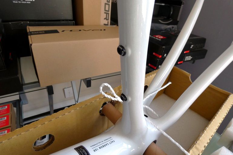 Used Specialized Tarmac SL7 Frameset 2022 2022 Road & Gravel, White — image 11 of 33