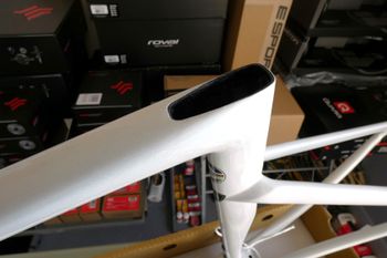 Used Specialized Tarmac SL7 Frameset 2022 2022 Road & Gravel, White — image 13 of 33