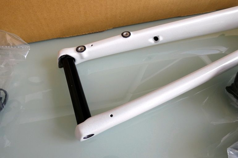 Used Specialized Tarmac SL7 Frameset 2022 2022 Road & Gravel, White — image 5 of 33