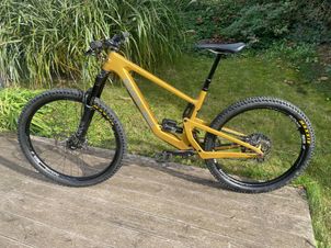 Santa Cruz - Bronson XT / Carbon CC / MX, 2023