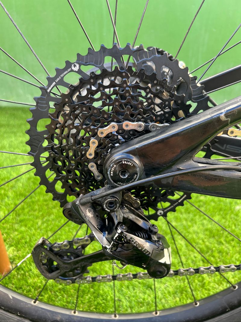 Intense CARBINE PRO 2019 2019 Mountainbike usato, Nero — immagine 4 di 4