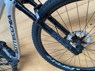 Used Bottecchia Gardena 29 2022 Mountainbike, Light Gray — image 4 of 10