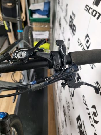 Used Scott Scale 920 2022 2022 Mountainbike, Light Gray, 29 — image 5 of 11