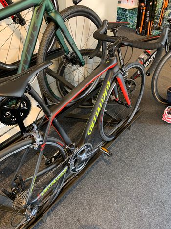 Used Specialized Women's Tarmac Disc Comp 2019 2019 Road & Gravel, Black — image 2 of 4