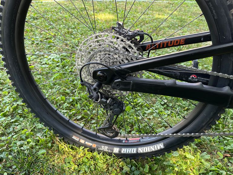 Used Rocky Mountain Altitude Alloy 50 2021 2021 Mountainbike, Black, 27.5, 29 — image 3 of 8