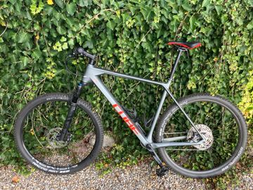 Gebrauchtes CUBE REACTION C:62 RACE 2023 2023 Mountainbike, Hellgrau, 29 — Bild 1 von 5