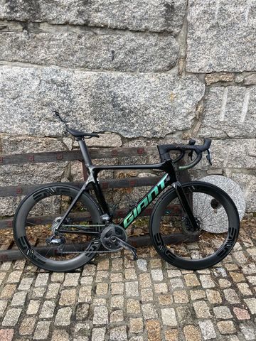 Gebrauchtes Giant Propel Advanced, Pro Disc 0 2022 2022 Road & Gravel, Schwarz — Bild 1 von 7