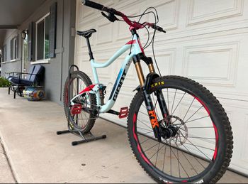 Used Giant Trance 3 2019 2019 Mountainbike, White, 27.5 — image 2 of 11