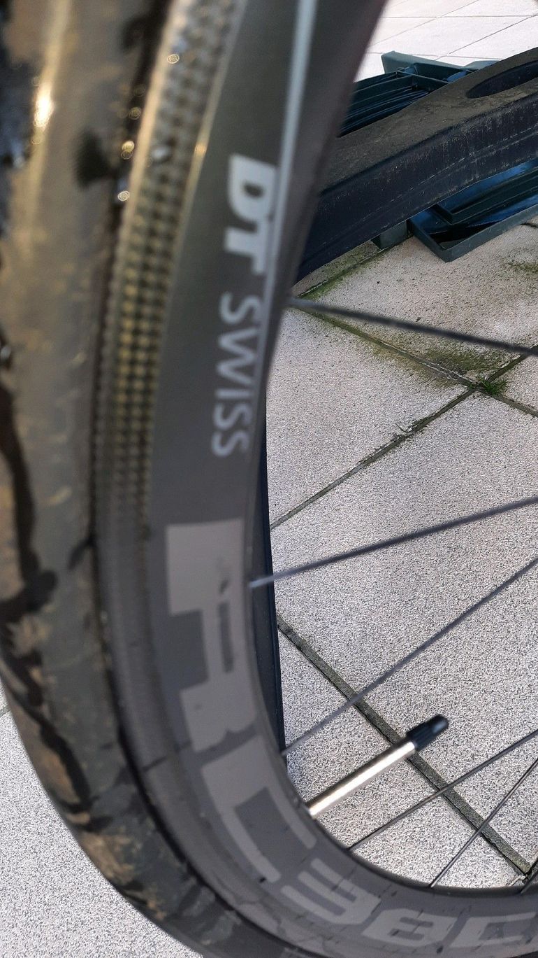 Used BMC SLR 01 di2 ultegra 2018 Road & Gravel — image 9 of 12