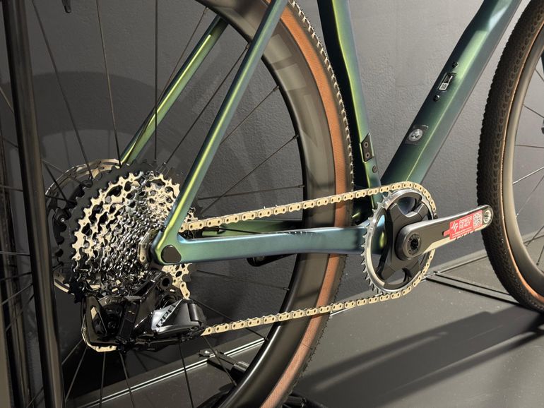 Used Colnago C68 GRAVEL MIS TELAIO 510 2024 Road & Gravel, Green — image 4 of 6