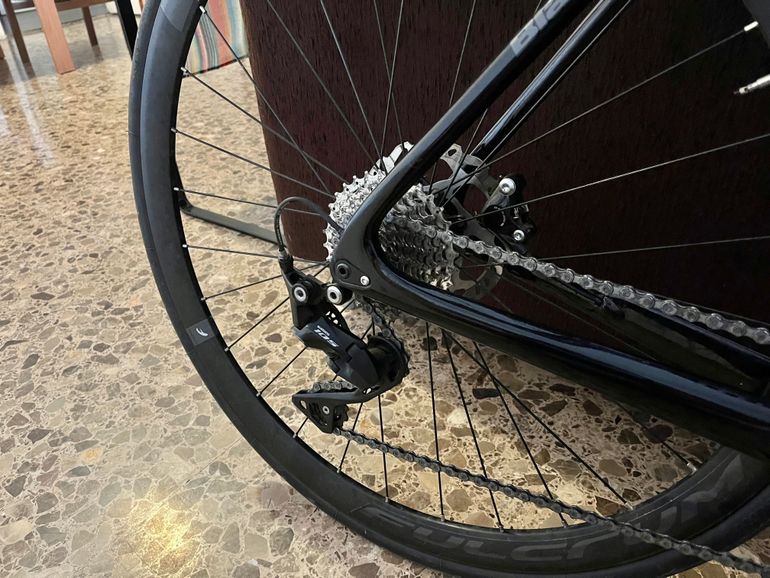 Used Bianchi Infinito XE 105 2023 2023 Road & Gravel, Negro — image 4 of 6