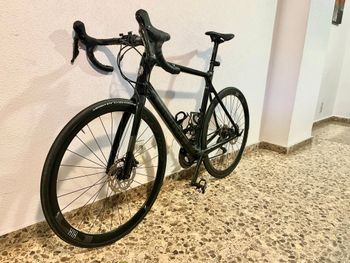 Used Bianchi Infinito XE 105 2023 2023 Road & Gravel, Negro — image 6 of 6