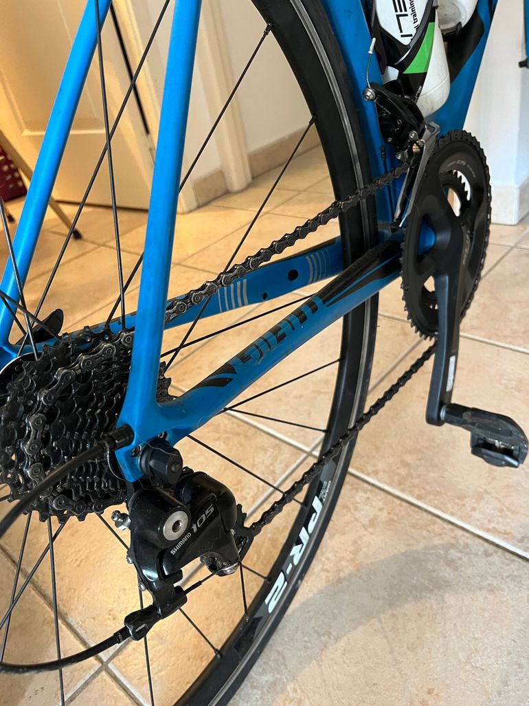 Used Giant TCR Advanced 2 2017 2017 Road & Gravel — image 2 of 4