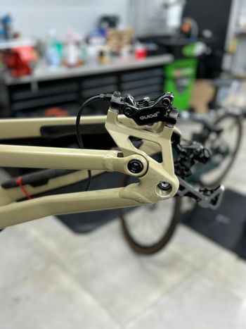 Used Commencal FURIOUS RIDE 2021 2021 Mountainbike, Black, 27.5 — image 8 of 12
