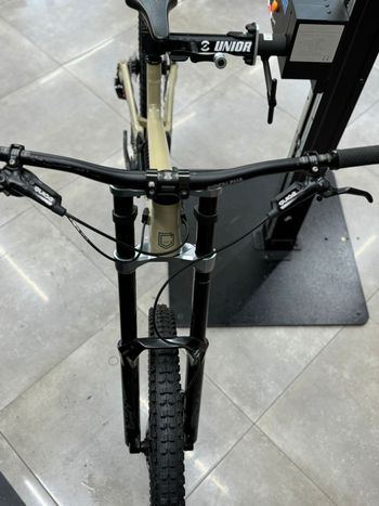 Used Commencal FURIOUS RIDE 2021 2021 Mountainbike, Black, 27.5 — image 10 of 12