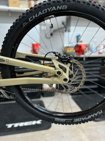 Used Commencal FURIOUS RIDE 2021 2021 Mountainbike, Black, 27.5 — image 12 of 12