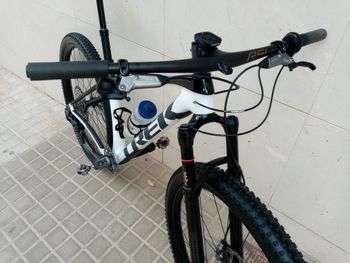 Used Trek Procaliber 9.7 AXS ML 2024 2024 Mountainbike, White — image 4 of 7