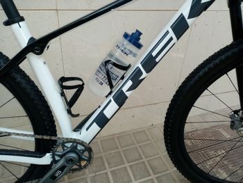 Used Trek Procaliber 9.7 AXS ML 2024 2024 Mountainbike, White — image 6 of 7