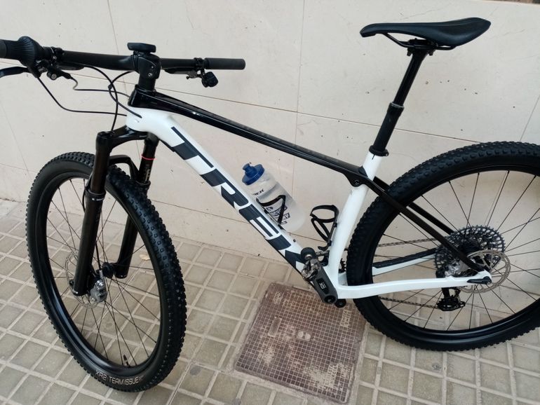 Used Trek Procaliber 9.7 AXS ML 2024 2024 Mountainbike, White — image 7 of 7