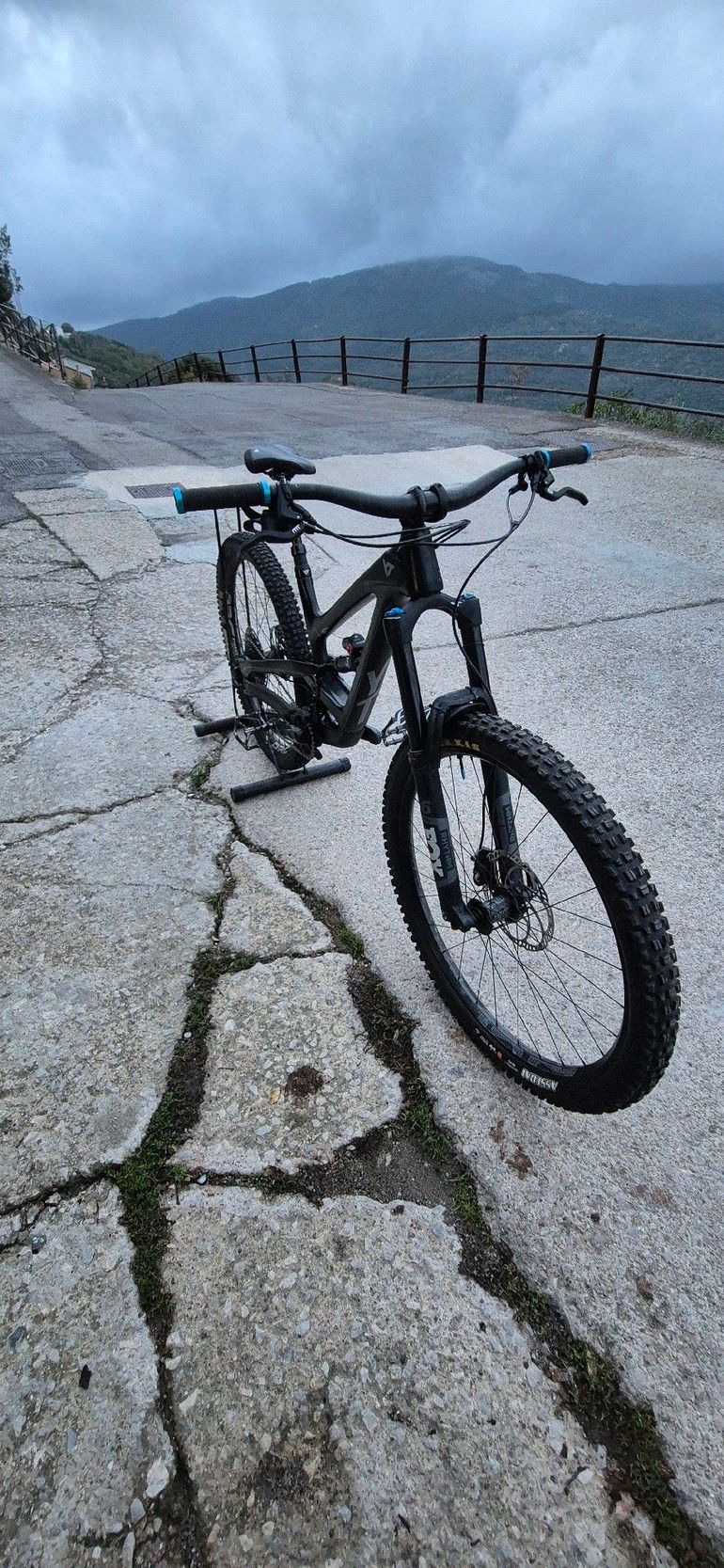 Used YT Industries CAPRA Comp 29 2020 2020 Mountainbike, Black, 29 — image 6 of 7