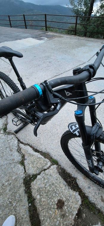 Used YT Industries CAPRA Comp 29 2020 2020 Mountainbike, Black, 29 — image 4 of 7