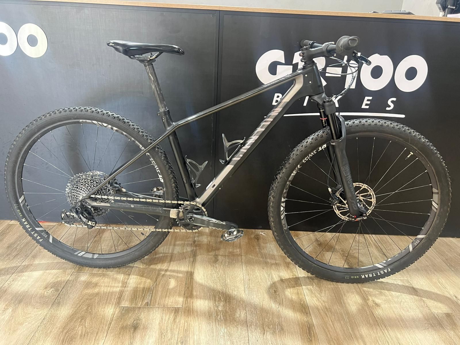 Canyon Exceed CF SL 7.0 Pro Race used in M buycycle